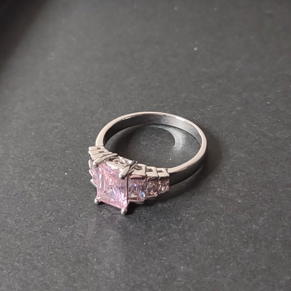 Very Pretty Pink And Silver Tone Ring Size 8.75 - Picture 8 of 10